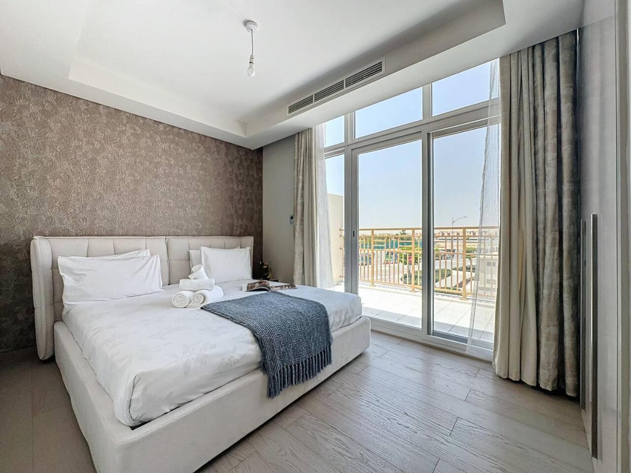 Key View - Aquilegia Villa, Damac Hills Dubai Eksteriør bilde